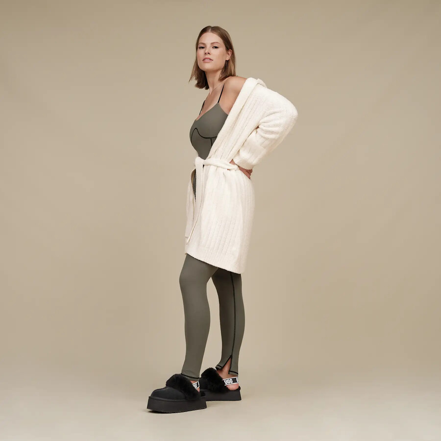 amari robe rib